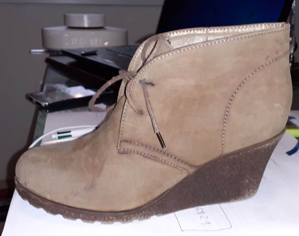 lots chaussures femme styles divers ( 35 pieces environ ) Chaussures