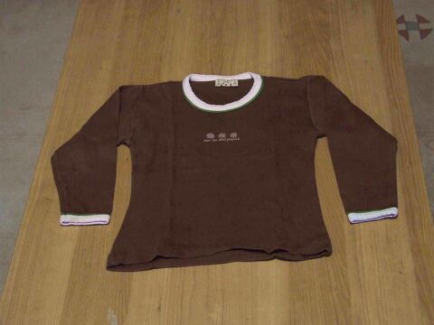 Tee-shirt manches longues. DPAM. Marron. 8 ans. TBE 3 Bagnolet (93)