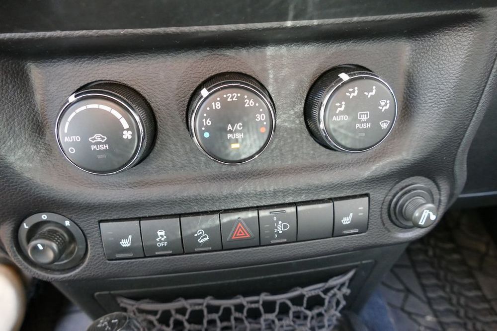 Wrangler 2.8 CRD 200 Sahara A 2010 occasion 13600 La Ciotat