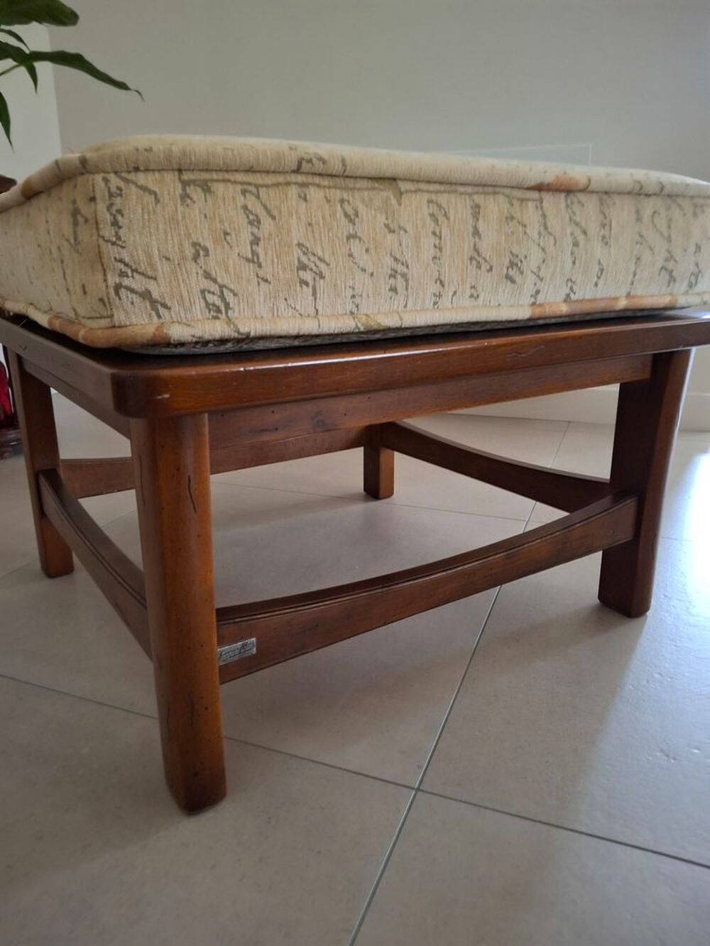 Pouf ou table Jacques LELEU possible vte canap&eacute; et fauteuil Meubles