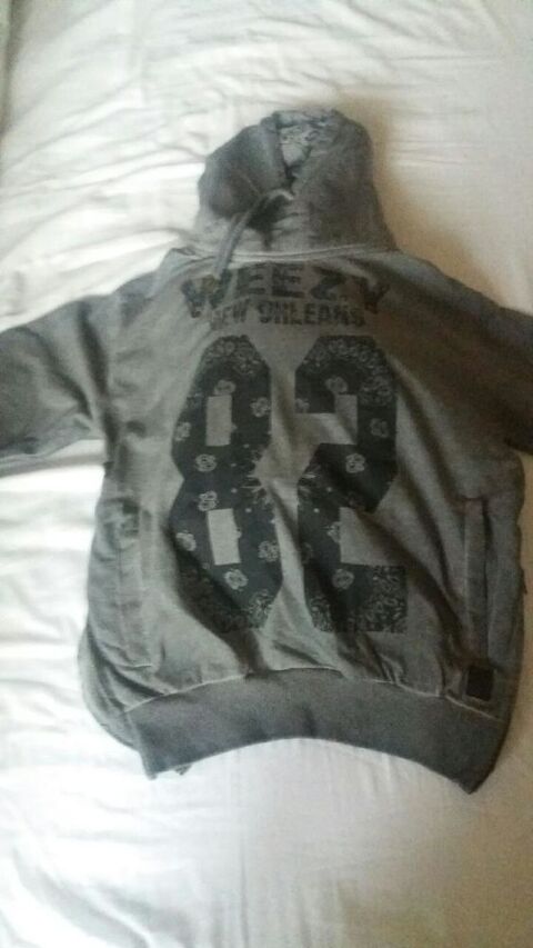 SWEAT CAPUCHE TAILLE XS 10 Bezons (95)