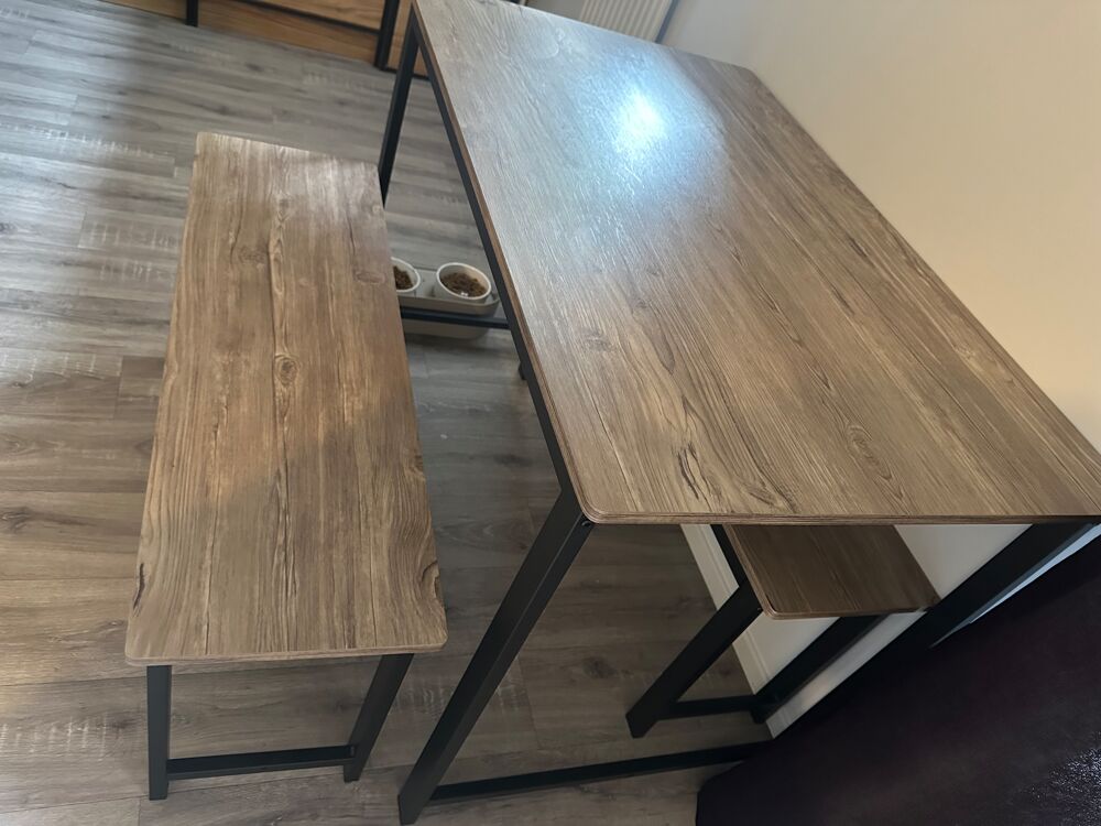 Table et 2 bancs Meubles