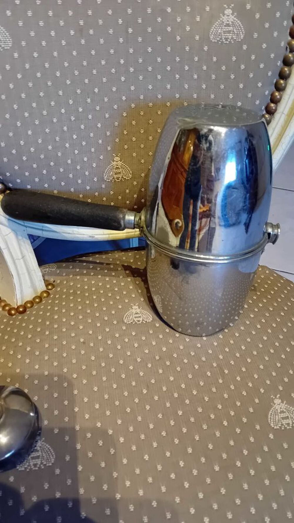 Chocolati&egrave;re suspendue verseuse m&eacute;tal argent&eacute; ancre de marine LC Electroménager