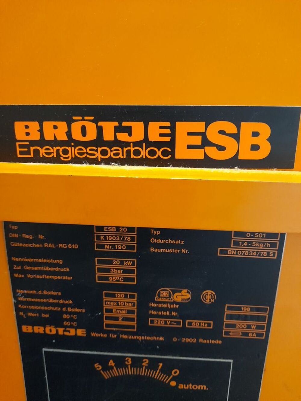 devanture chaudi&eacute;re fuel brodge, bon &eacute;tat.Montchanin Bricolage