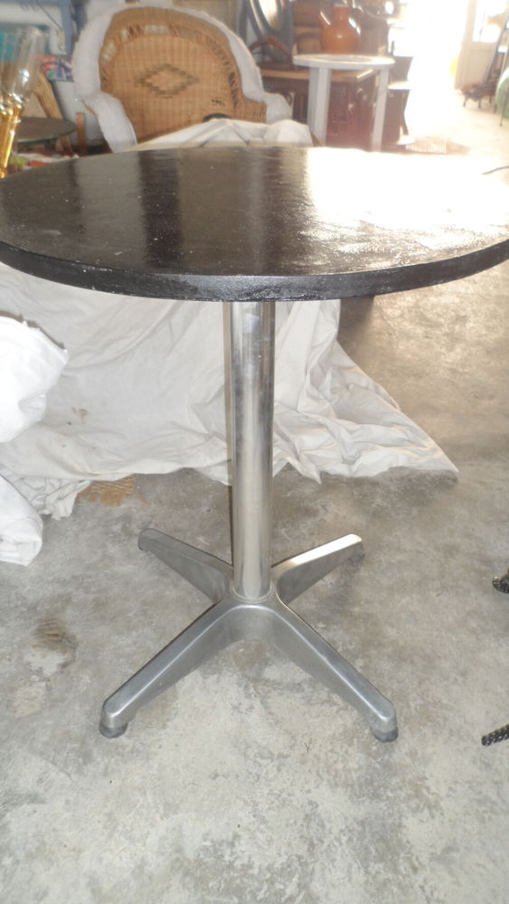 Gu&eacute;ridon pied en inox Meubles