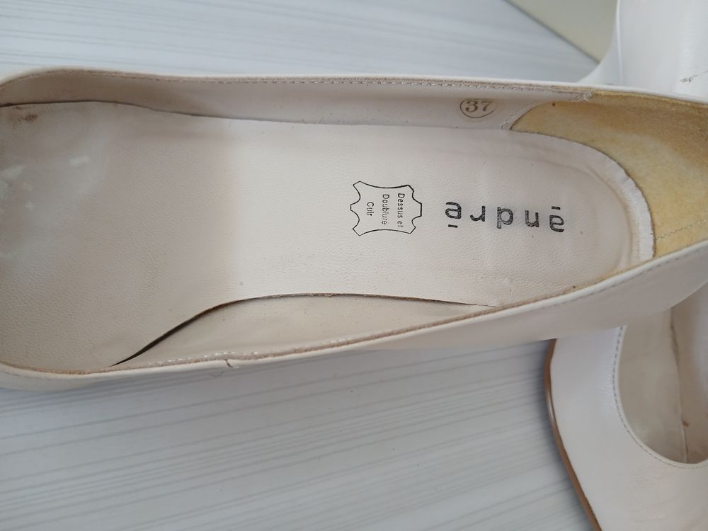 Escarpins cuir cr&egrave;me - Andr&eacute; - pointure 37 Chaussures