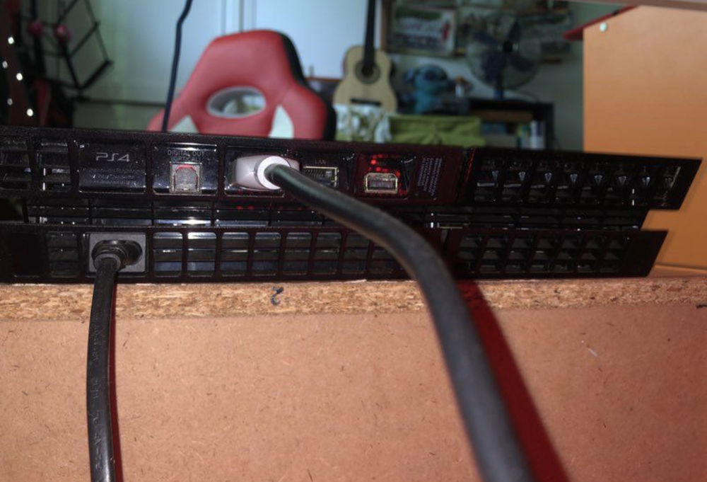 PlayStation 4 + manette Matériel informatique