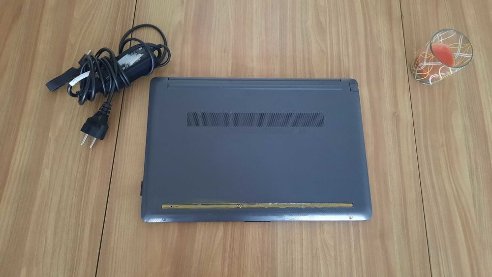 PC Portable HP 255 G8 - Ryzen 5 / 8 Go RAM / SSD 238 Go - Windows 11 Pro (24H2) Matériel informatique