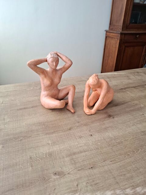 Deux statues de femmes en terre cuite 800 Villeneuve-d'Ascq (59)
