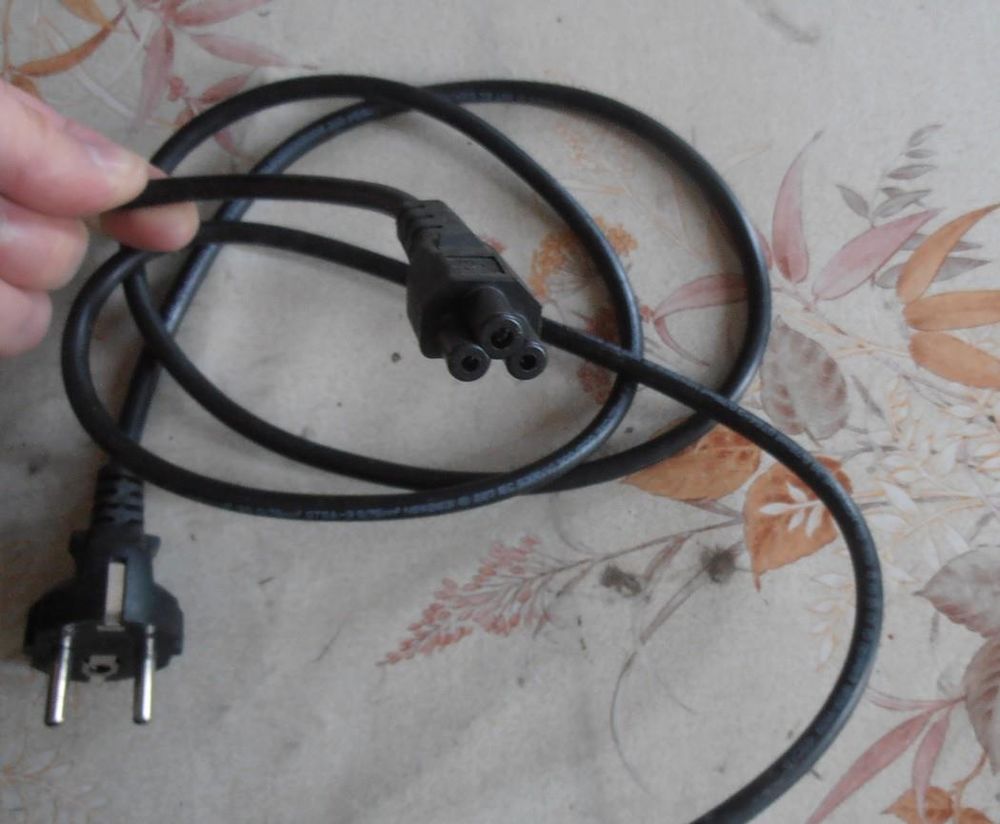 C&acirc;ble d'alimentation PC / Ecran / Imprimante / Onduleur
Matériel informatique