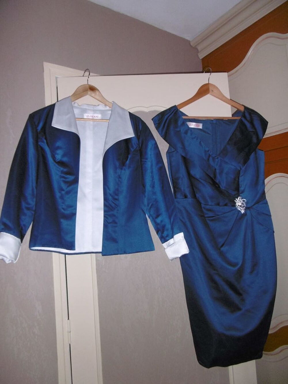 robe et veste Vêtements