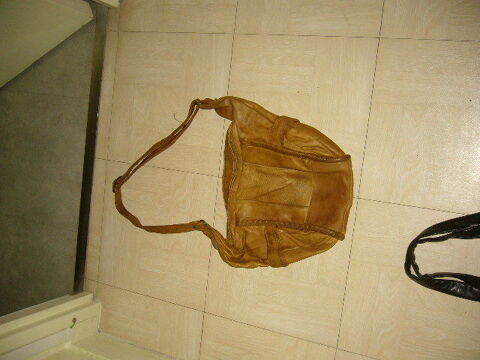 Sac à main epaule bandouliére cuir souple camel 7 Versailles (78)