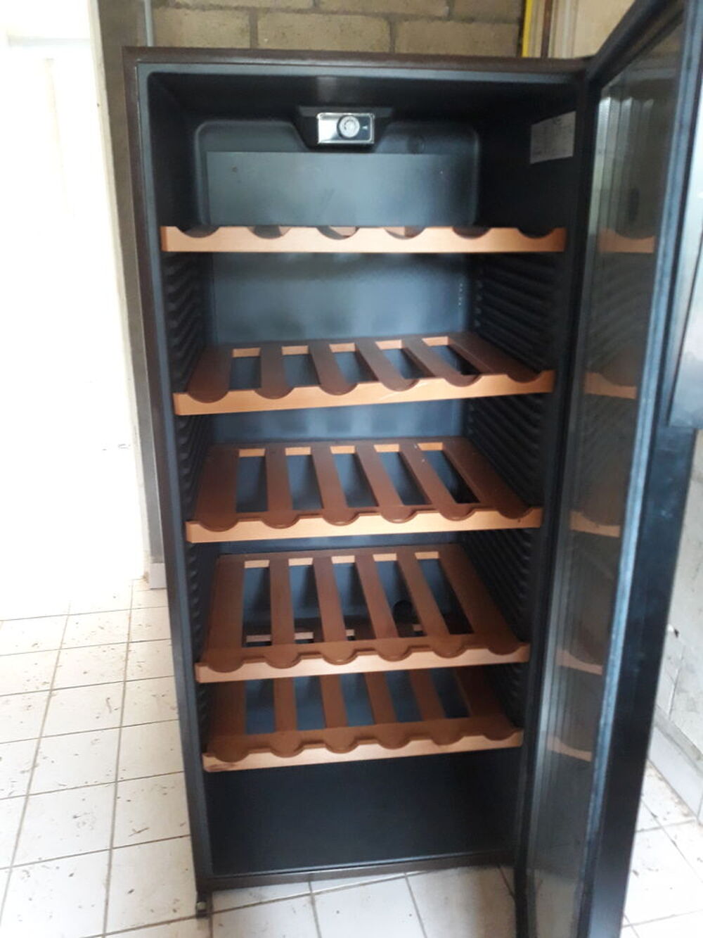 Achetez cave à vin cave à occasion, annonce vente à Versailles (78