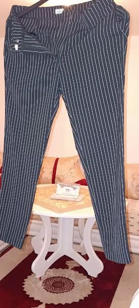 Pantalon Carotte � rayures tennis - Taille 36 (S) 
0 N�mes (30)