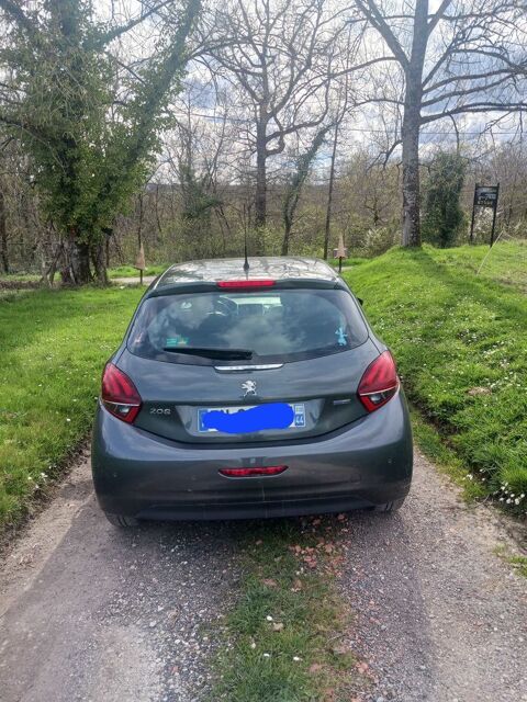 Peugeot 208 1.2 82 cv essence