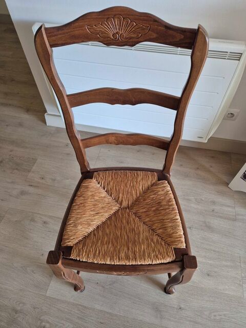 table ronde en noyer +6 chaises 290 Saint-Gnis-des-Fontaines (66)
