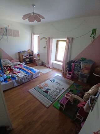  Maison � vendre 4 pi�ces 230 m�