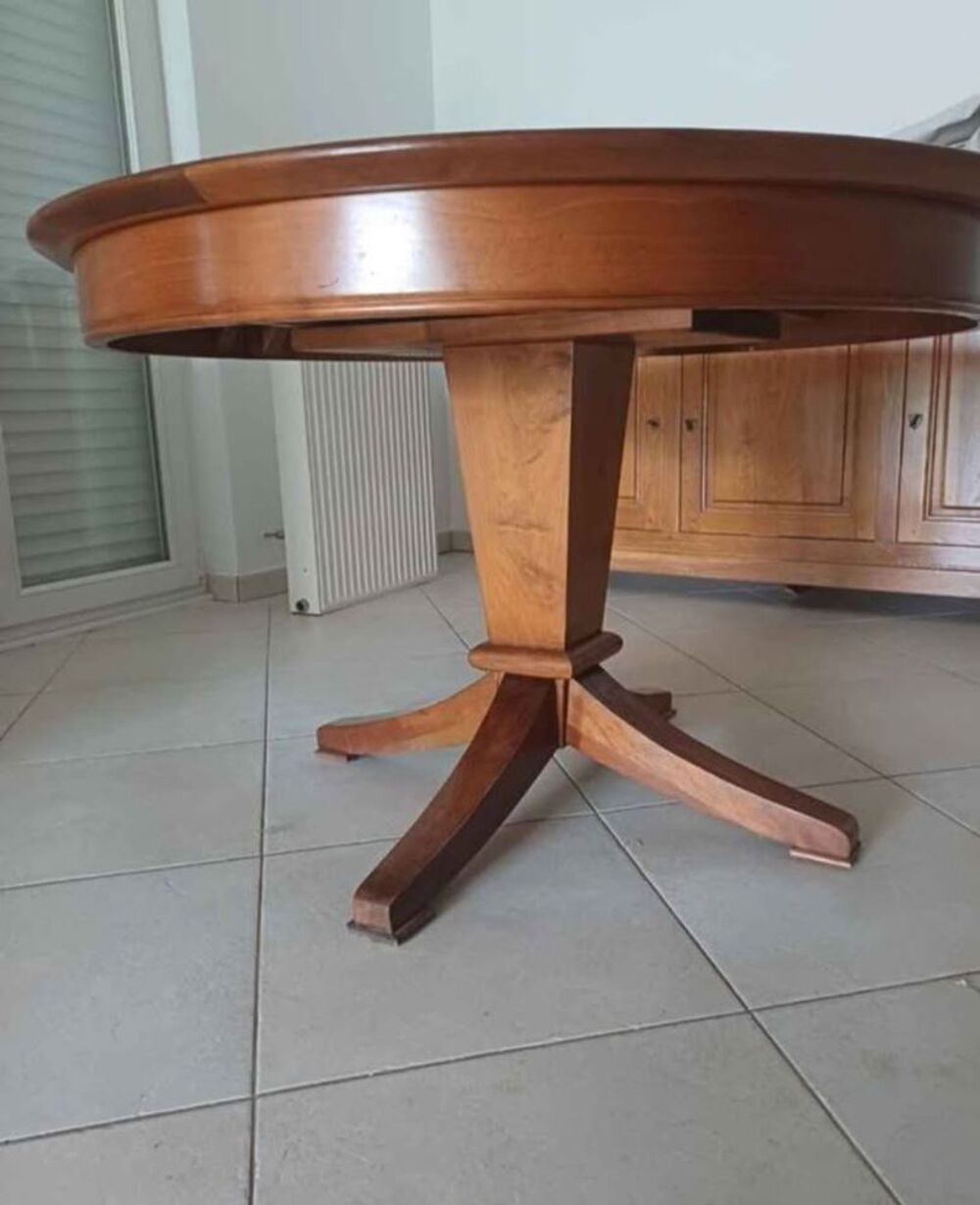 Table salle &agrave; manger Louis philippe Meubles