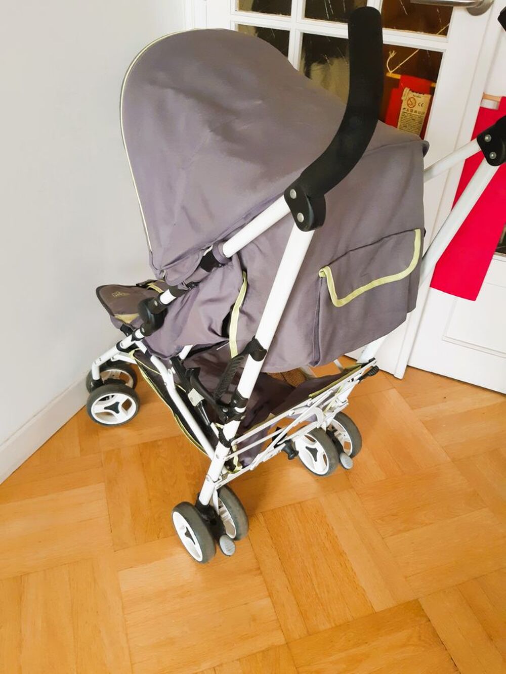 Poussette-canne TEAM 9 . Mobilier enfants