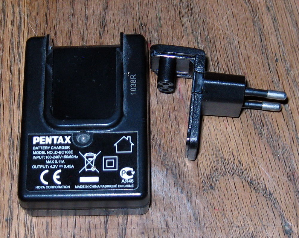 chargeur Pentax D-BC108E. Photos/Video/TV
