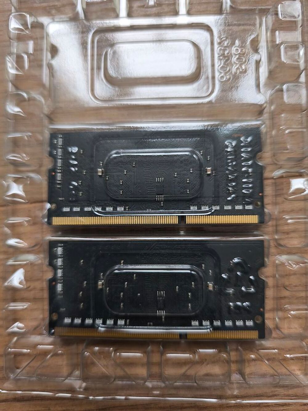 Barrettes RAM 2 x 2GB - 1Rx16 - PC3L - 12800S Matériel informatique