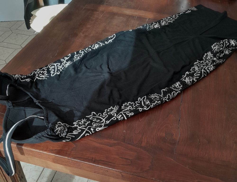 Robe longue noire moulante Vêtements