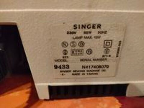   machine a coudre SINGER 