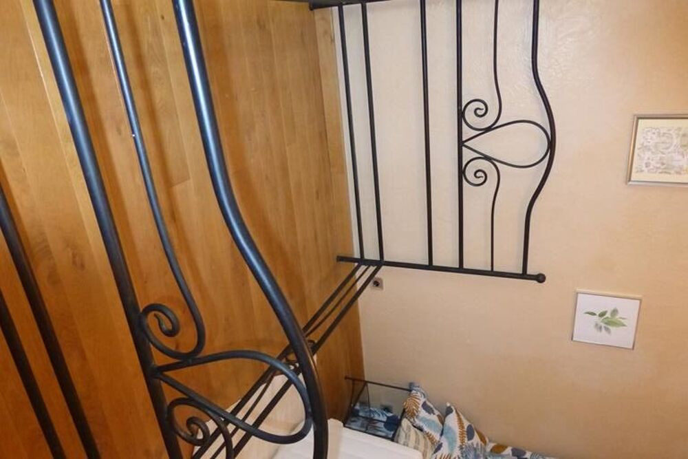 CADRE DE LIT FER FORGE 140x200 SANS SOMMMIER
Meubles