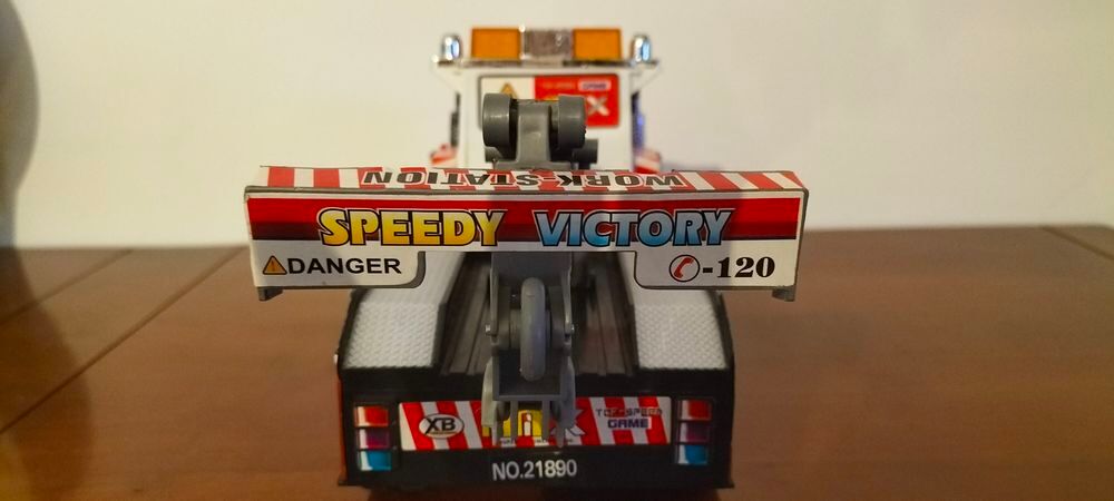 CAMION DE REMORQUAGE A FRICTION SPEEDY VICTORY Jeux / jouets