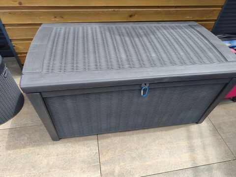 Coffre KETER de jardin 525l Saint-Germain-en-Laye (78)