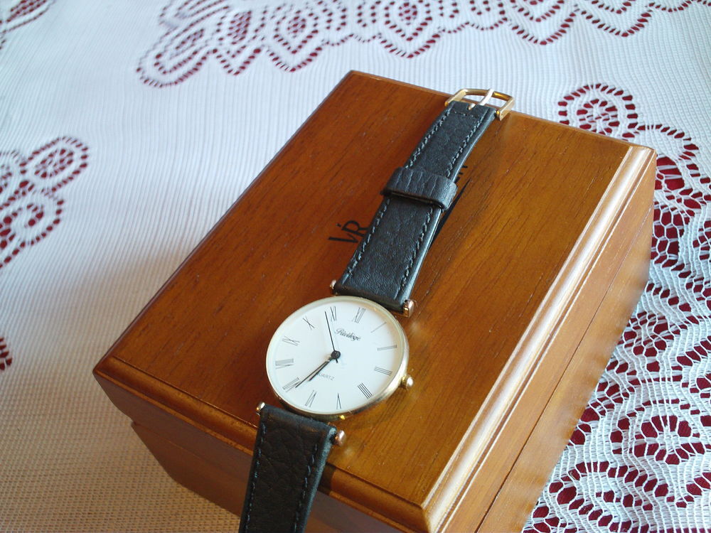 Vieille montre rustique Privil&egrave;ge plaqu&eacute; or N&deg; 151 Bijoux et montres