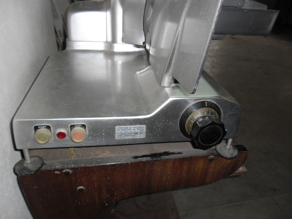 Machjine a jambon Electroménager