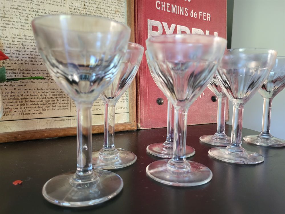 Lot de 7 verres anciens de bistrot ? Esprit Brocante Chic 