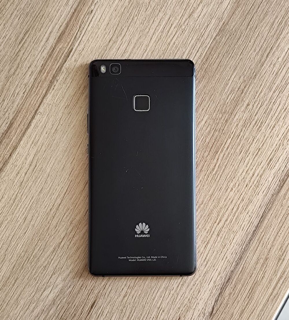 Huawei P9 Lite + Coque + chargeur et c&acirc;ble + Guide Téléphones et tablettes