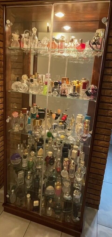 Collection de plus de 500 flacons de parfums vides 0 Bézac (09)
