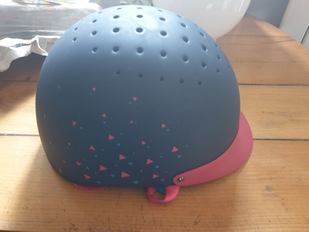 Bombe &eacute;quitation bleue marine et rouge, taille 55 - 58 cm Sports
