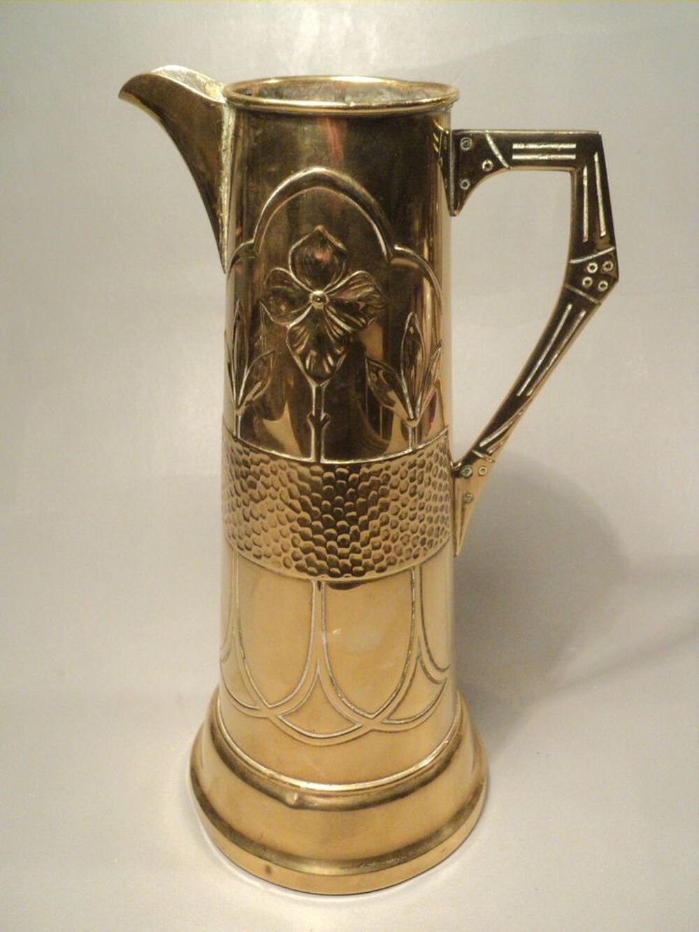 Grand Pichet Vase en Laiton Art D&eacute;co 1930. Dcoration