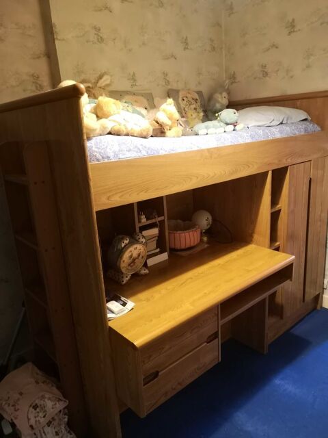 lit Gautier avec bureau et armoire hauteur 1m60 largeur 0m95 100 Goussainville (95)