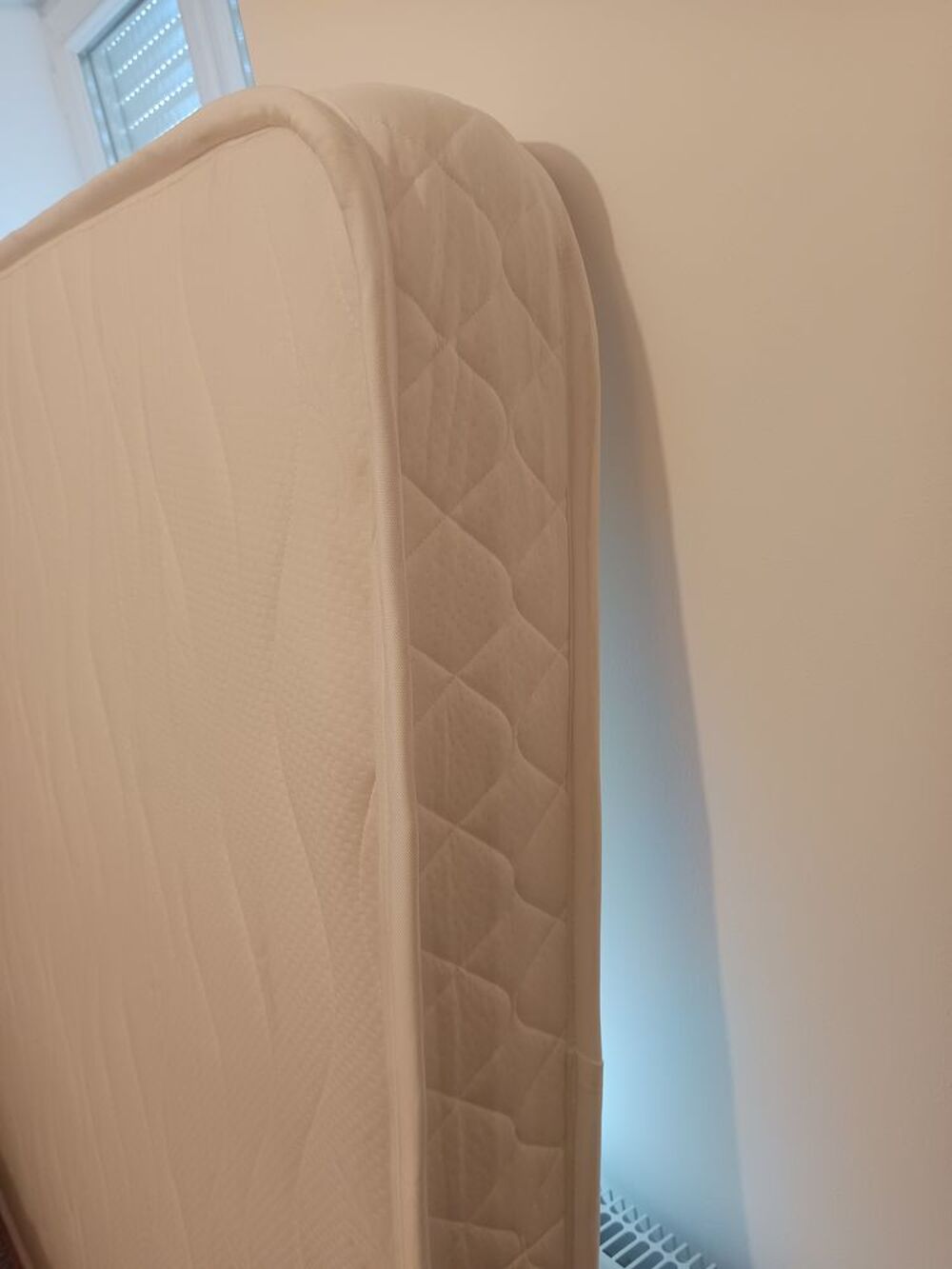 Sommier neuf + matelas 140x190 Meubles