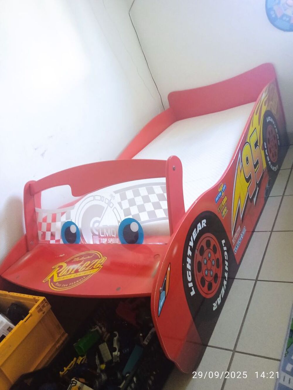 Lit voiture Car's avec matelas Mobilier enfants