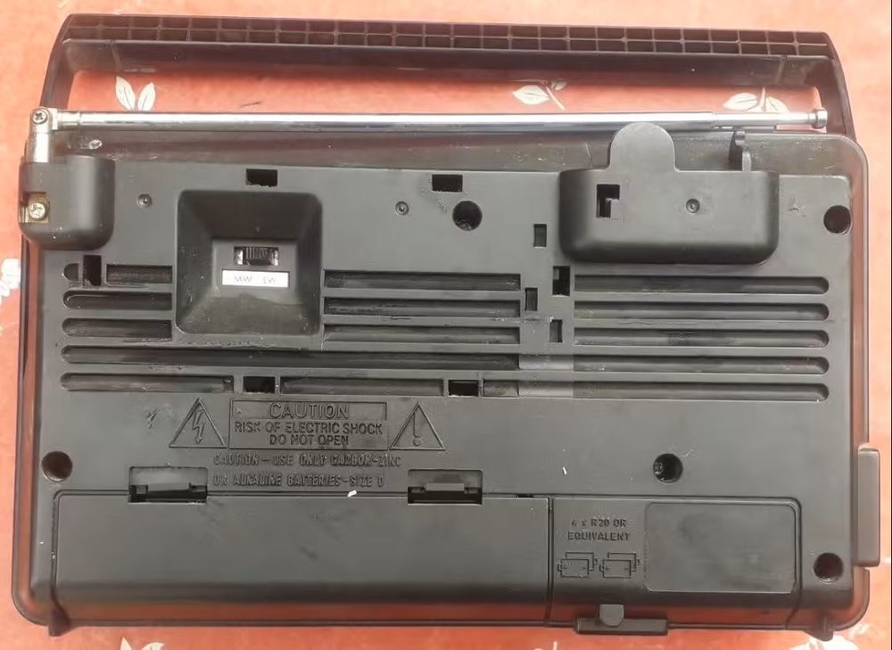 Radio Cassette Recorder Schneider (Pour pi&egrave;ces) Audio et hifi