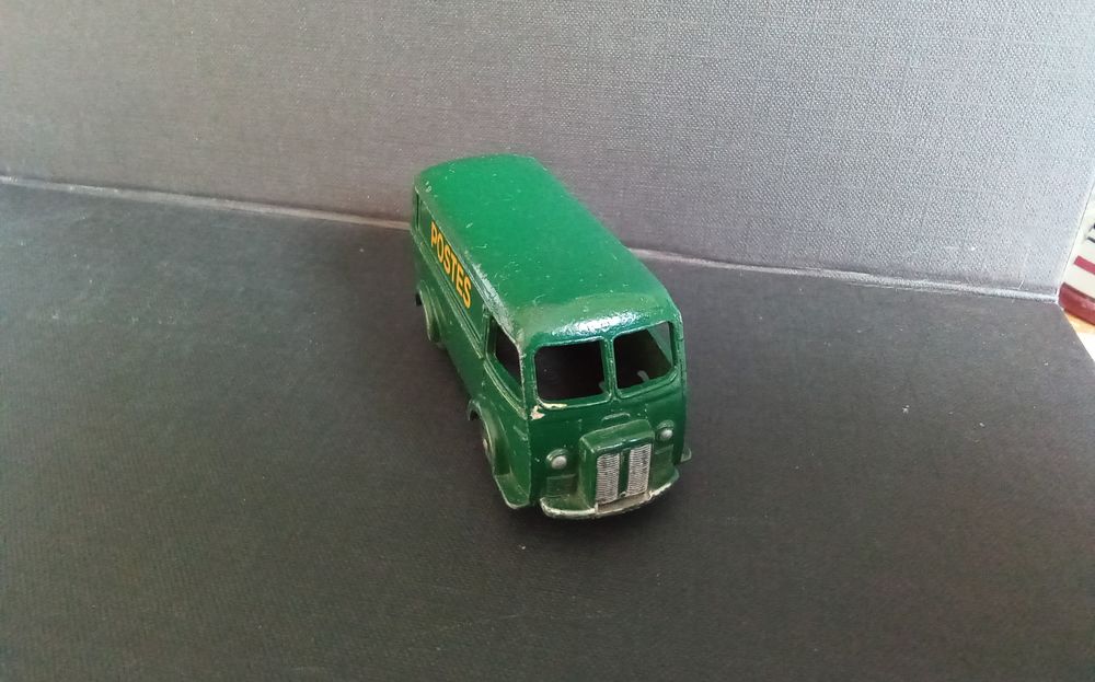 PEUGEOT D.3.A. POSTES. 25B DINKY TOYS ANN&Eacute;E 1954/59
