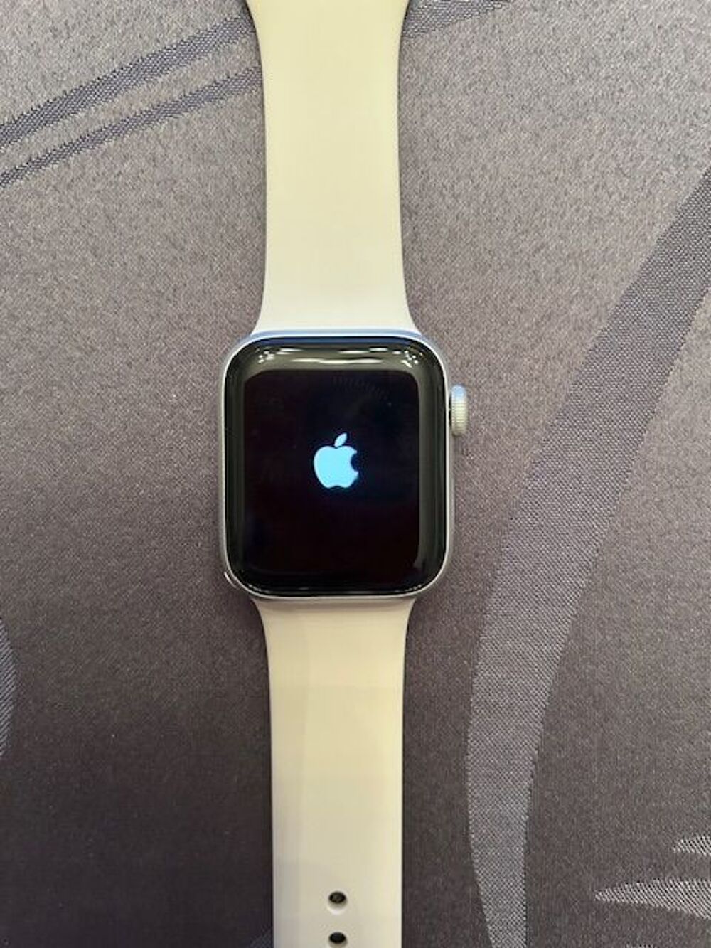 MONTRE APPLE WATCH SE Tlphones et tablettes