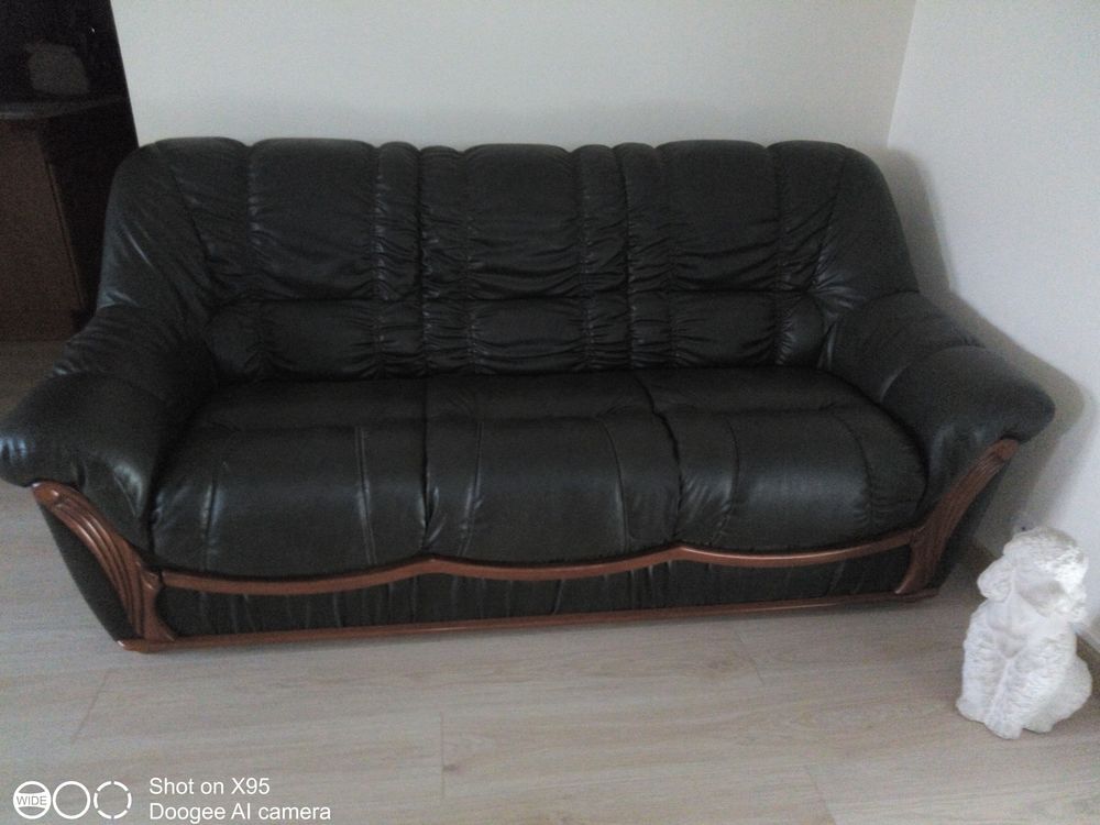 canap&eacute; + 1 fauteuil . Meubles