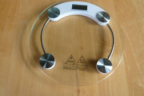 PESE-PERSONNE  ELECTRONIQUE 4 Saint-Usuge (71)