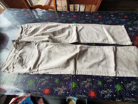 Jeans blanc - Taille 46 ? kiabi
2 Aubvillers (80)