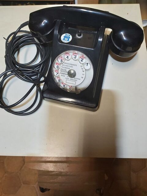 Tlphone en baklite noir avec accessoires 50 Paris 15 (75)