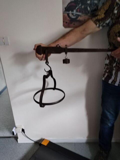 Ancienne balance romaine fonte fer 50 Meysse (07)