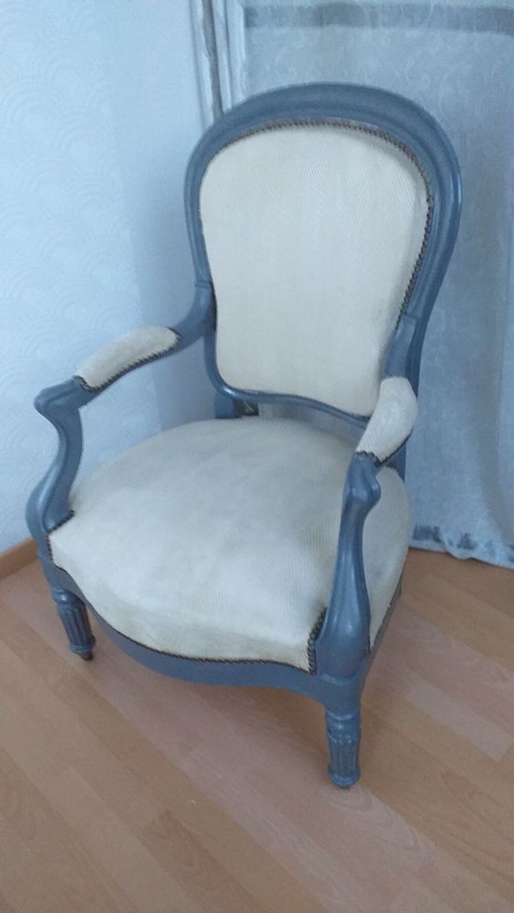 Fauteuil Louis XV gris tissus blanc Meubles