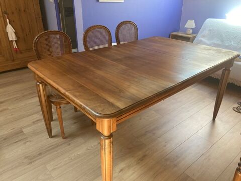 Table de salle à manger noyer massif style louis XVI 250 Aigueblanche (73)